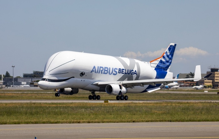BelugaXL completes first test flight in France