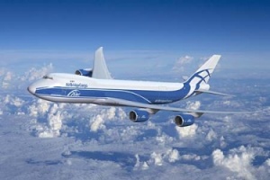 Paris Air Show: Biofuel powered Boeing 747-8 Freighter arrives at Le Bourget