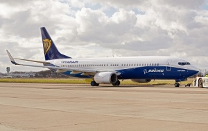 Ryanair showcases Boeing co-branded aircraft