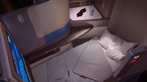 United unveils new long-haul business class seat