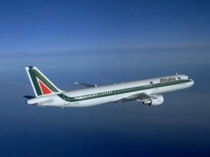 Embraer links up with Alitalia for 20 jets