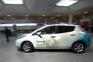 Nissan LEAF checks in at Gatwick