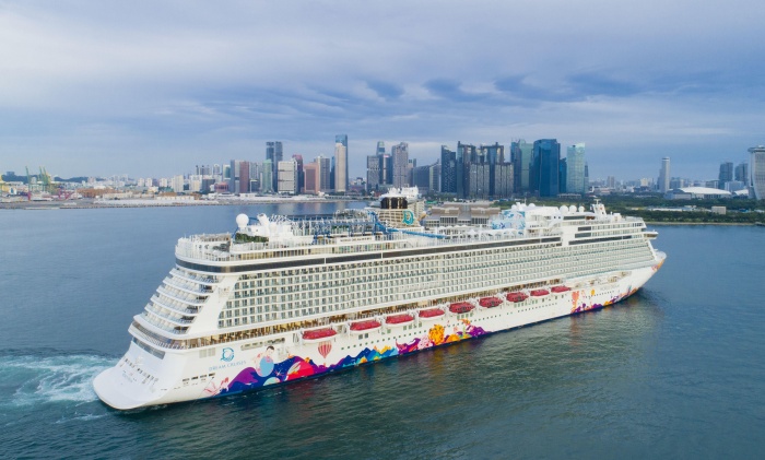 World Dream arrives in Singapore ahead of relaunch