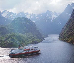 New Hurtigruten ship named MS Spitsbergen