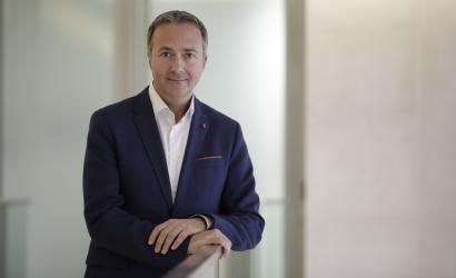 Abbott appointed chief executive of American Express Global Business Travel