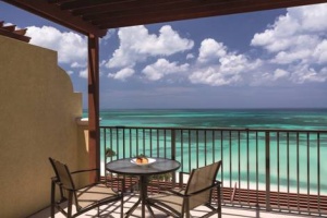 Ritz-Carlton hotel opens in Aruba