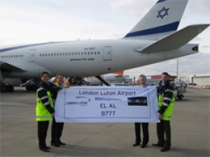 EL AL celebrates its first year of operations at London Luton Airport