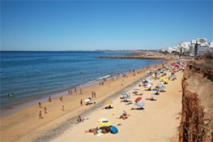 Flags are flying on Algarve’s beaches