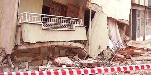 Turkey earthquake - three killed and 80 injured