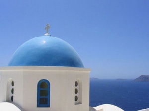 Greece eases fees to boost tourism