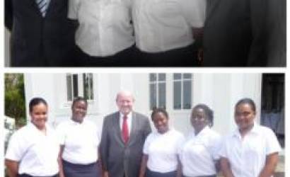 Seychellois hospitality and tourism students in La Reunion meet with Ministers