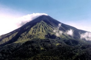 Indonesia volcano traps 40