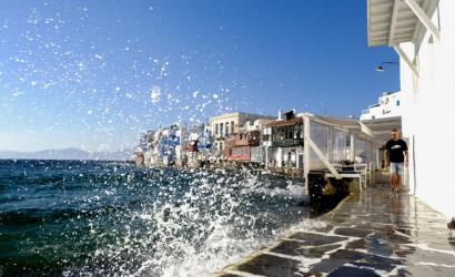 Greece’s tourism season to extend beyond the summer