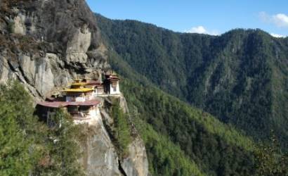 Bhutan welcomes launch of new helicopter transfer service