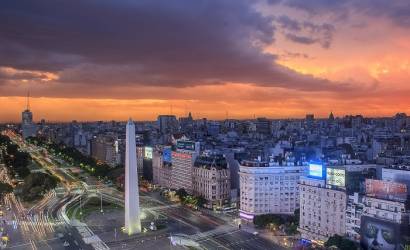 Falling value of peso drives tourism to Buenos Aires