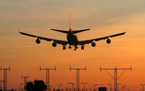 Oil uncertainties keep aviation in red despite demand improvements