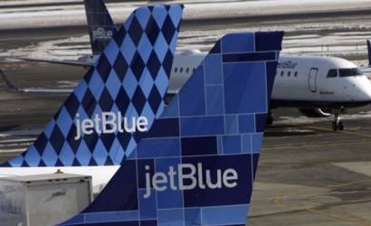 JetBlue Airways flies into Palm Springs