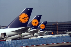 Lufthansa on target for full-year profit despite weak first half