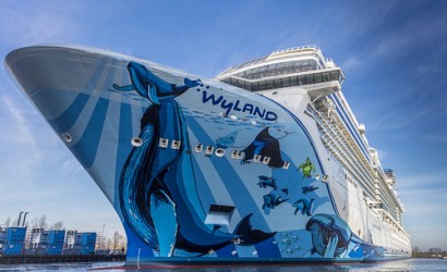 Norwegian Bliss takes to water for first time 