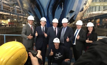 Wyland adds final flourishes to Norwegian Bliss 