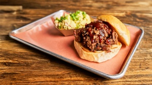 American Airlines partners with award-winning Pecan Lodge to serve Texas barbecue on select flights