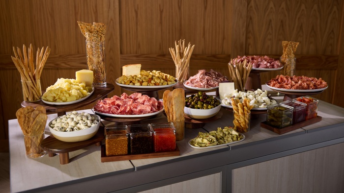 American takes lounge dining to new heights