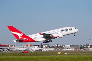 Qantas moves into online booking with TripADeal stake