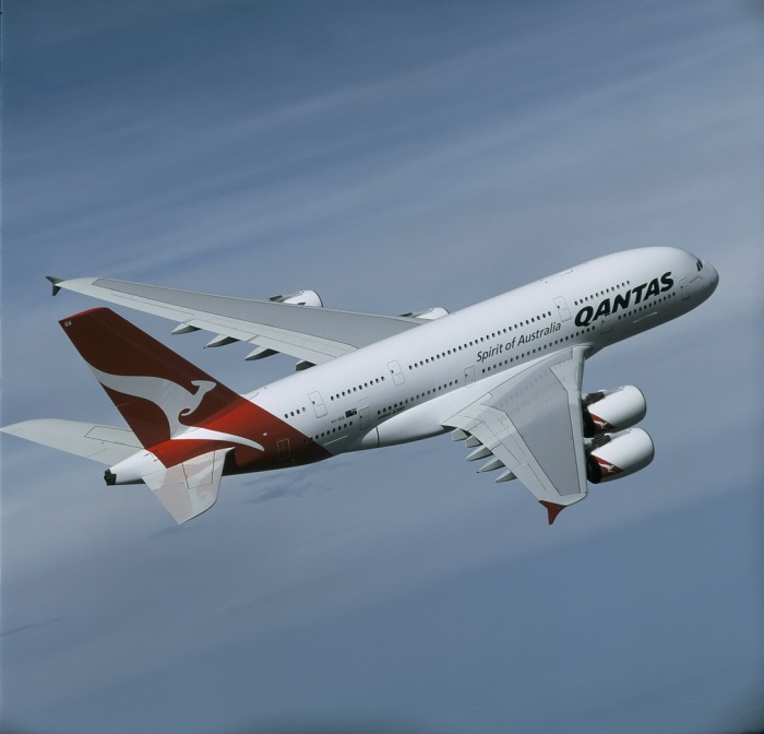 Qantas reports modest profit for financial 2020
