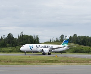Air Austral receives first Boeing Dreamliner