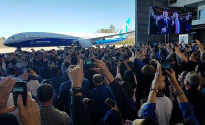 Boeing debuts 787-10 Dreamliner in South Carolina
