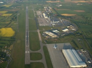 Plane makes emergency landing at East Midlands