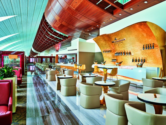 Breaking Travel News investigates: Emirates Business Class Lounge, Dubai