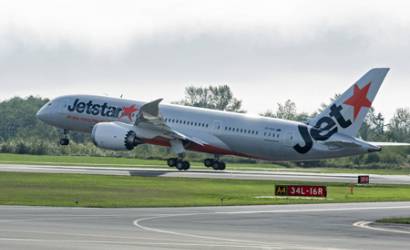 Jetstar receives first Australian Dreamliner from Boeing