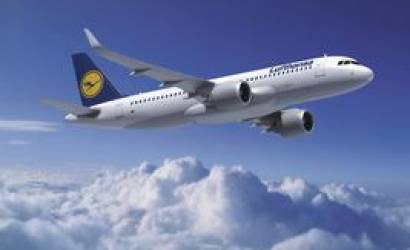 Lufthansa firms up order for 100 Airbus aircraft in Paris