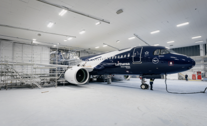 Lufthansa anniversary fleet grows: now also includes A320 and A350 with XXL crane