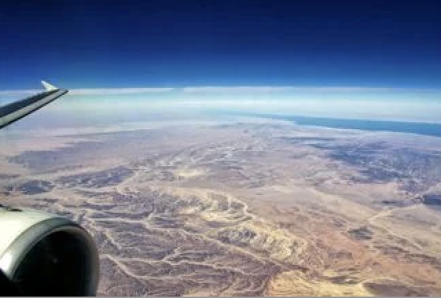 Middle East Disruptions and High Fuel Prices Halve Airline Industry Profitability