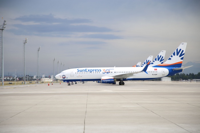 Lufthansa to close German arm of SunExpress