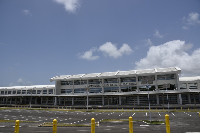 Antigua & Barbuda closes international airport