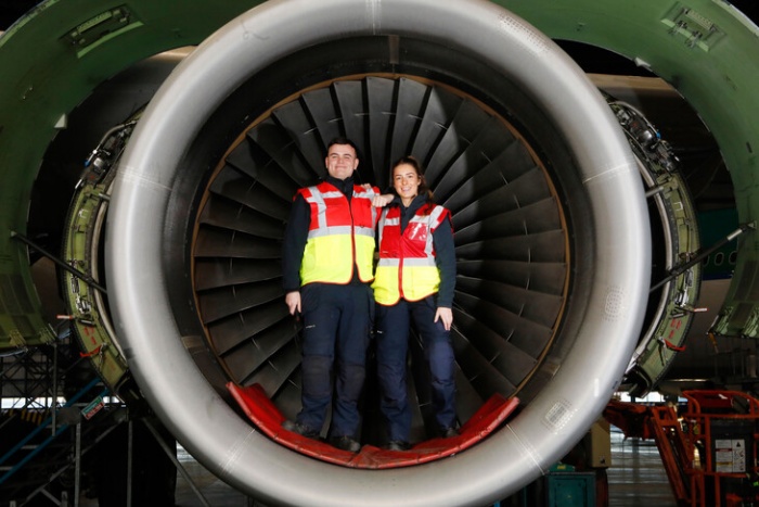 Aer Lingus welcomes 27 graduate engineers on board