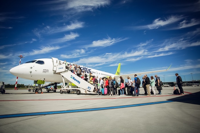 airBaltic to ground all flights until mid-April