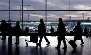 Extra border staff drafted in to Heathrow to reduce queues