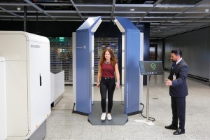 Frankfurt Airport Trials Revolutionary Walk-Through Security Scanner for Passenger Convenience