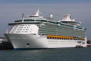 Independence of the Seas caught in explosion