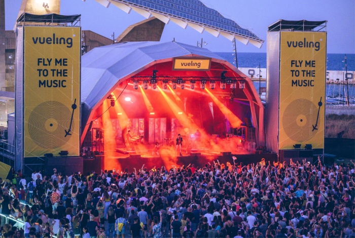 Vueling signs summer festival partnerships