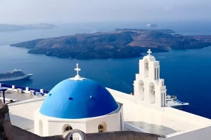 Santorini for Cruise Travelers: Practical Tips to Maximize Your Day on the Island