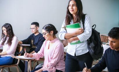 10 smart strategies for college students to manage financial stress and save money