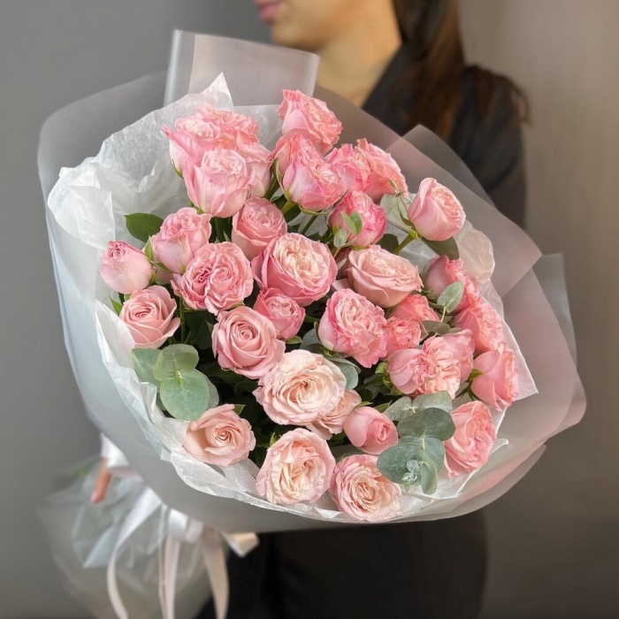 The significance of pink sprayed roses in London | Focus | Breaking ...