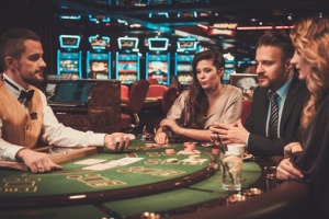 Land-based vs online live casinos: which one is better?