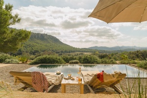 Hyatt to Further Strengthen Position in Luxury with Plans to Acquire Mr & Mrs Smith