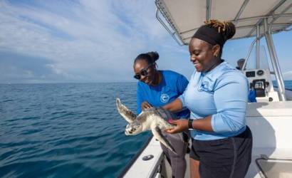 ATLANTIS PARADISE ISLAND, THE BAHAMAS COMMEMORATES WORLD OCEAN MONTH